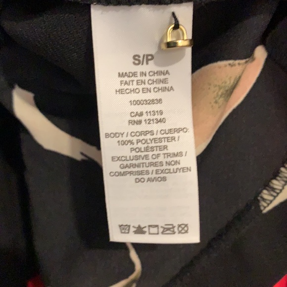 Dynamite V-neck tank with lace back - Size small - Picture 8 of 8